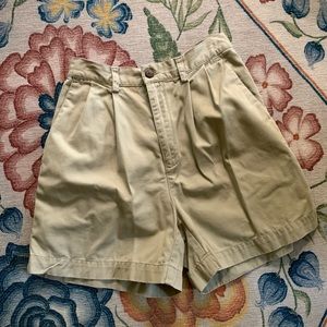 High-waisted khaki shorts